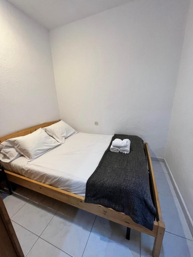 Апартаменты Bugo Luis Apartament Барселона Экстерьер фото